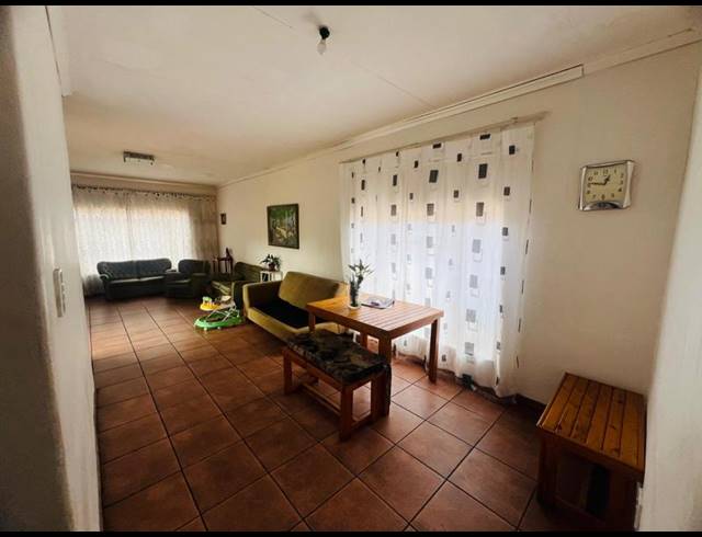 4 BEDROOM HOUSE FOR SALE IN LAUDIUM